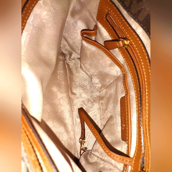 Michael Kors Brown and Tan Shoulder Bag - Picture 6 of 8